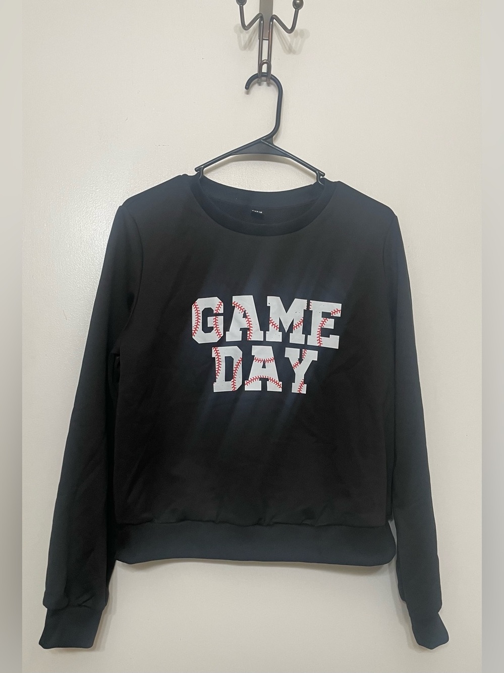 #92a SHEIN Women's Black/White Crew Neck Logo Graphic Pullover Sweatshirt M